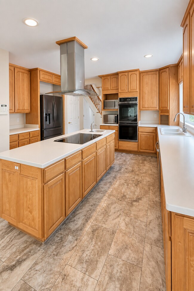 Building Photo - 3071 Crestablanca Dr