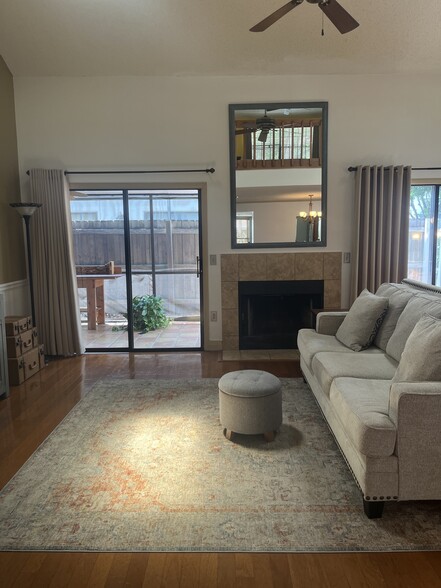 Building Photo - 840 Meadowland Dr