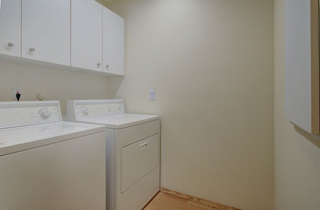 Building Photo - Single Level In Heart of Salmon Creek