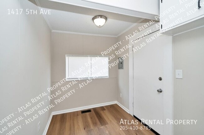 Building Photo - 1417 5th Ave