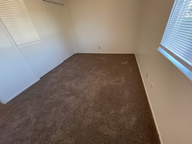 Building Photo - (OTM) 520-550 Summer [PRM: Marlene] (4)