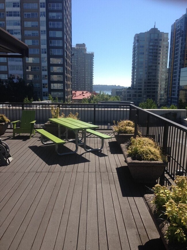 Building Photo - Montreux Condominium - Downtown/Belltown
