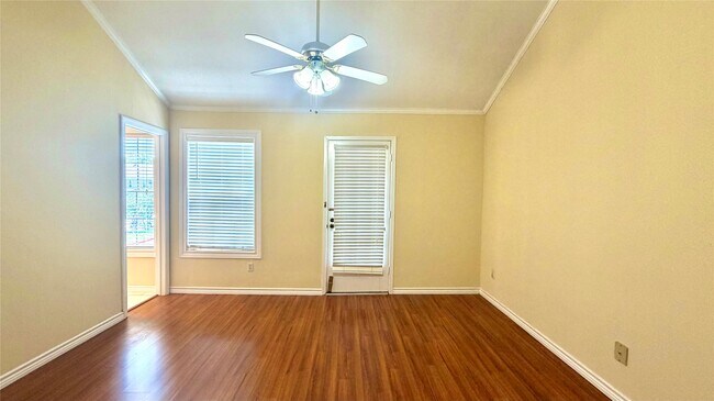 Building Photo - 11710 Southlake Dr
