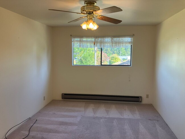 Building Photo - North Seattle 3 Bedroom 1.5 Bath - Well Ma...