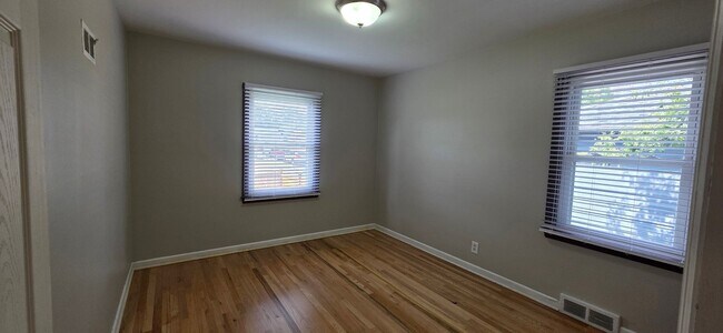Building Photo - 2904 Plum Dr