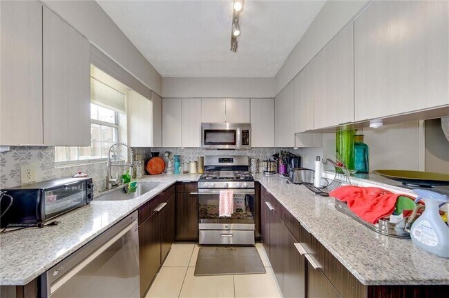 Building Photo - 6638 Witherington Ct NW