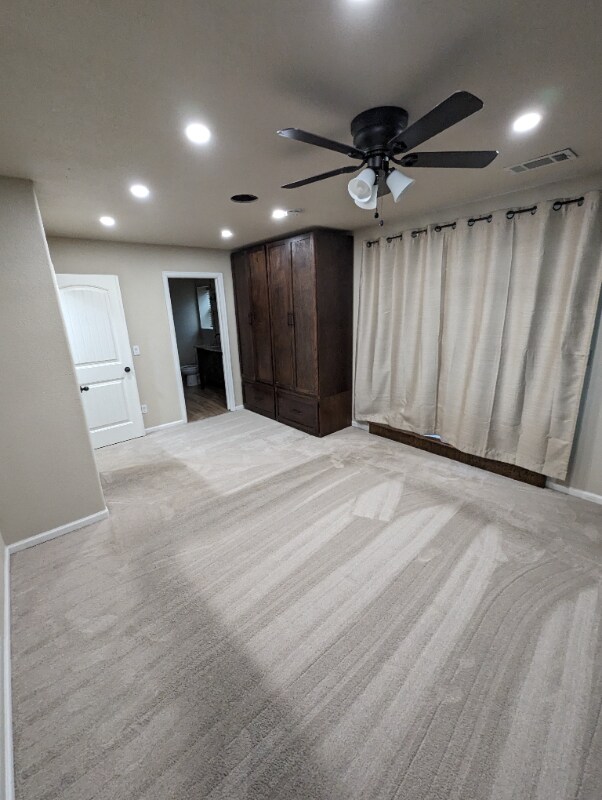 Building Photo - 246 Primrose Dr