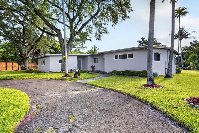 Building Photo - 11665 W Biscayne Canal Rd