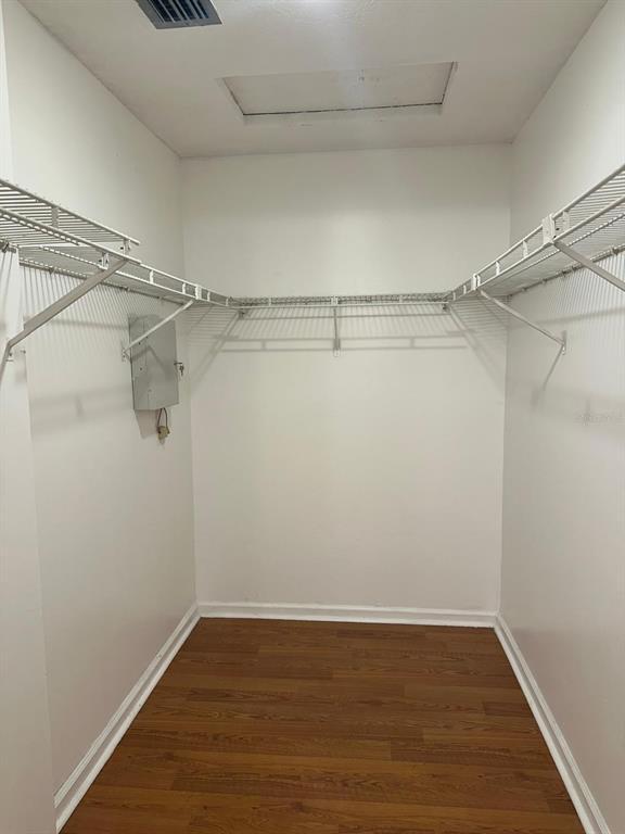 Building Photo - 9633 Riverside Dr