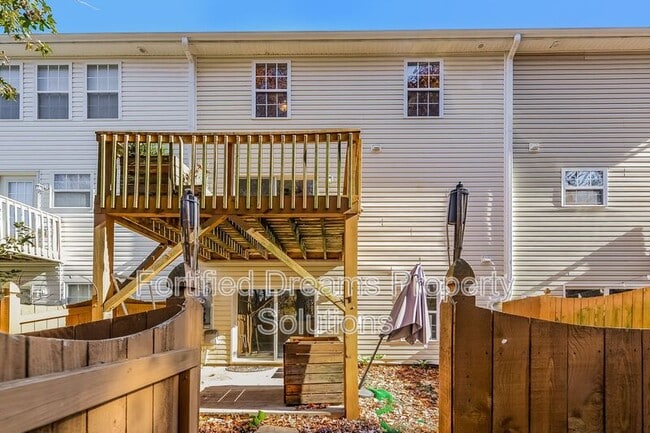 Building Photo - 15 Dillingham Pl