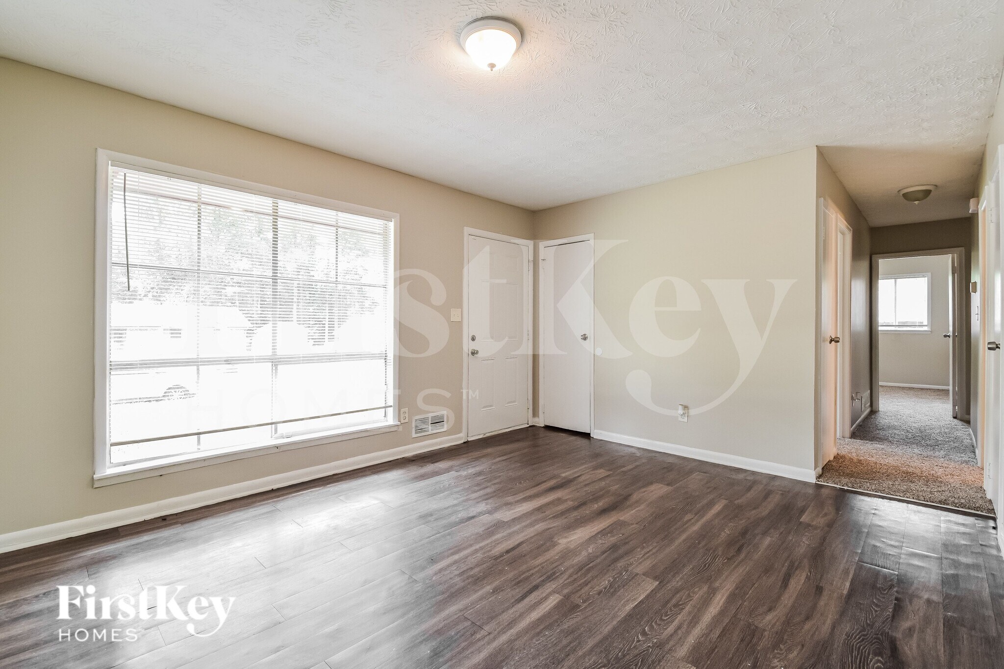 Building Photo - 1364 Labelle St