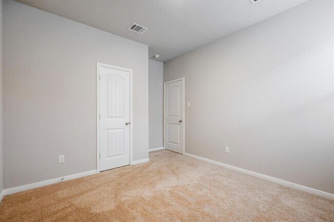 Building Photo - 283 Carolina Buckthorn Dr