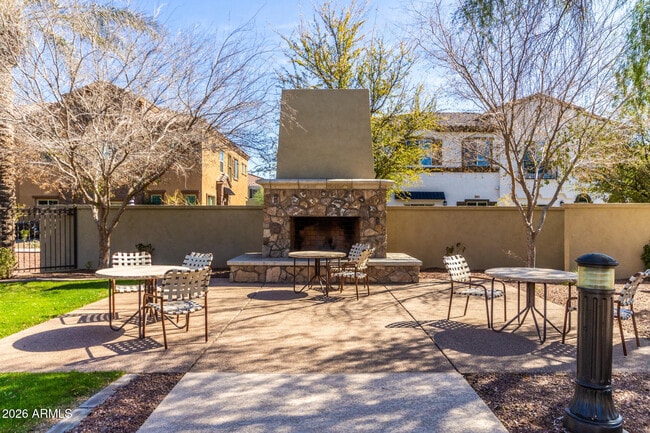 Building Photo - 1677 E Chelsea Ln