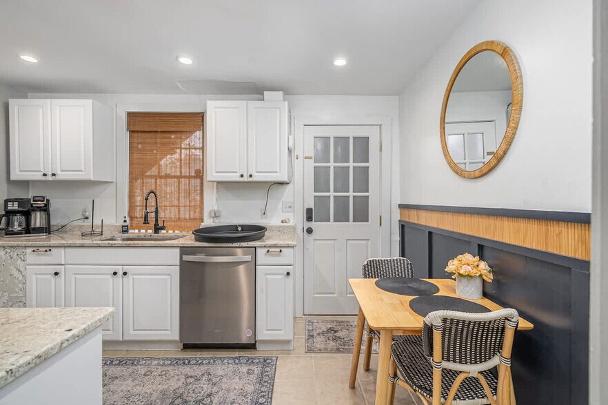 Building Photo - 505 E Mc Donough St