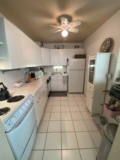 Building Photo - 3550 N Lake Shore Dr