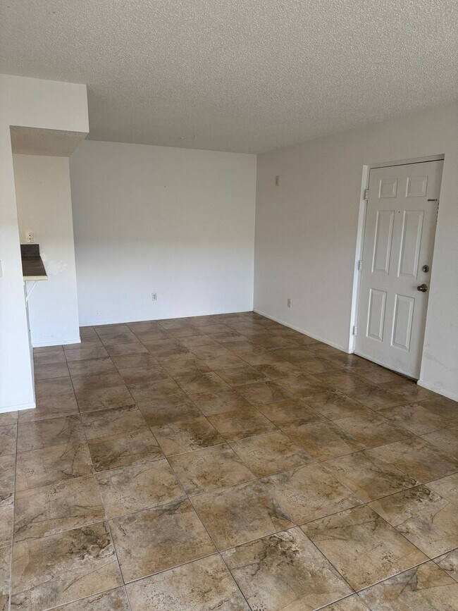 Building Photo - Great rent and a great community