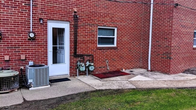 Building Photo - 31601 N Marginal Dr