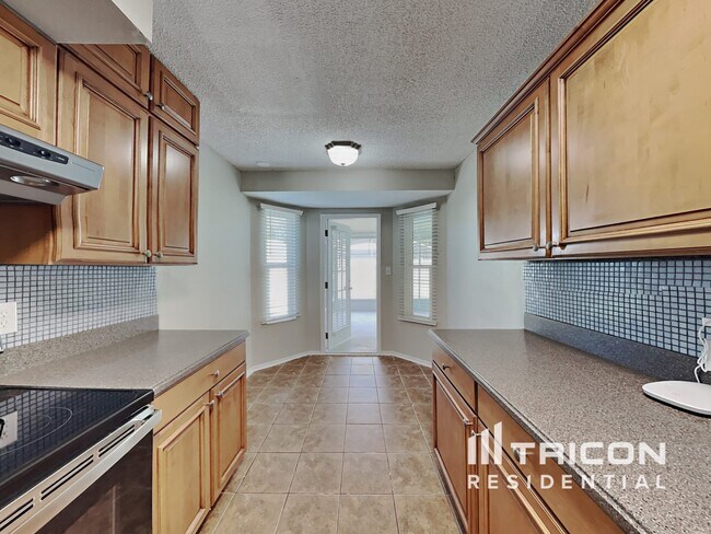 Building Photo - 1517 Crosswind Cir