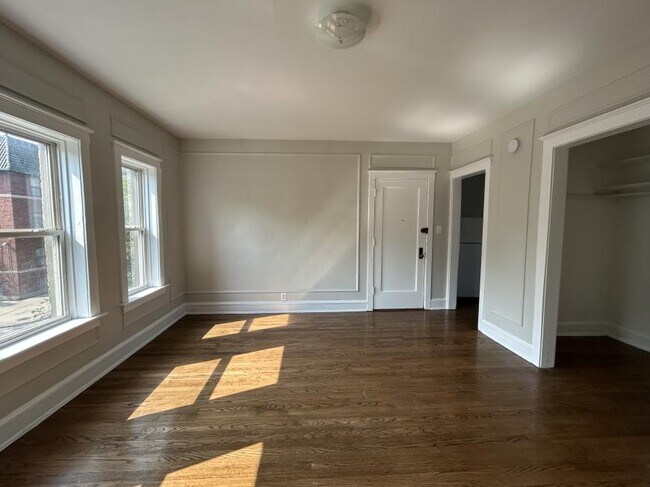 Building Photo - 0 bedroom in Chicago IL 60647