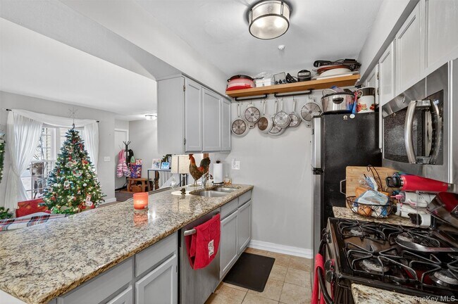 Building Photo - 74 Homestead Village Dr