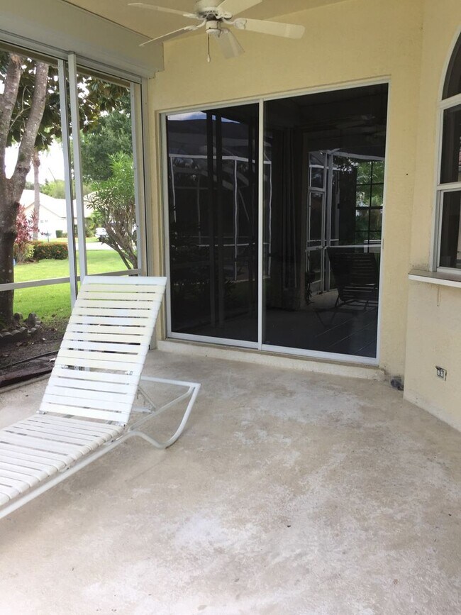 Building Photo - 557 SW New Castle Cove