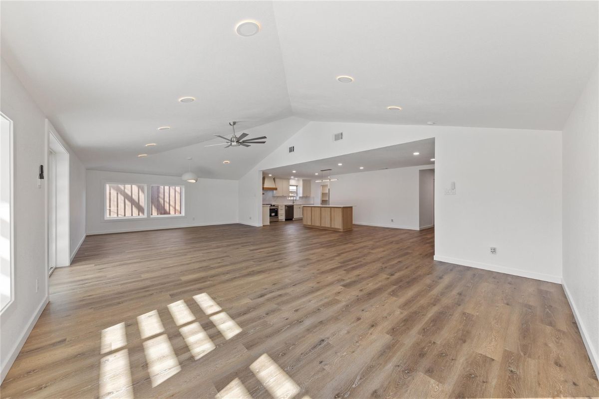 Building Photo - 3616 Woodleigh Dr