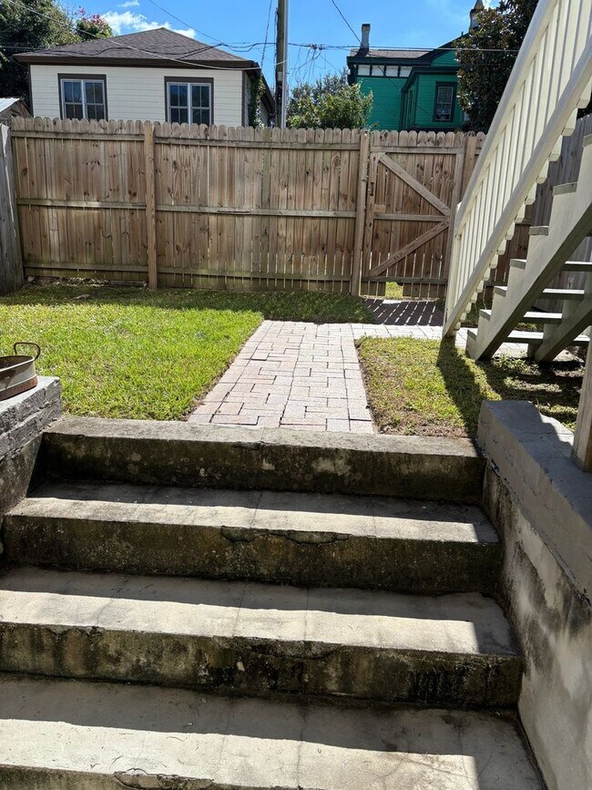 Building Photo - 209 E Duffy St