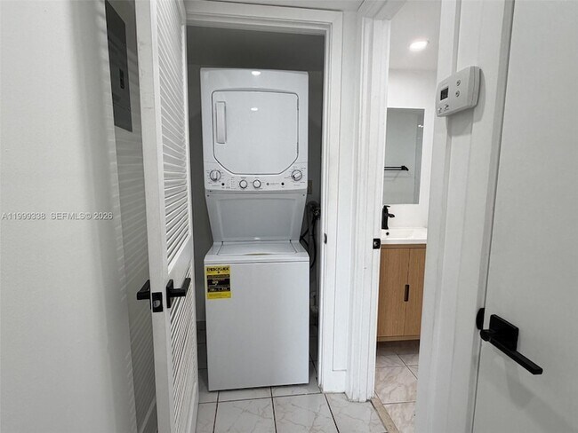 Building Photo - 706 NW 87th Ave