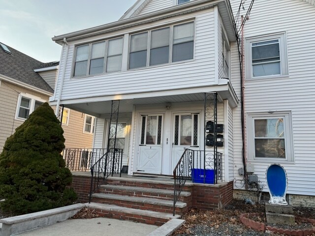 Primary Photo - 10 Hill St