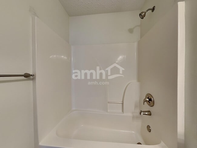 Building Photo - 257 Bannock Dr