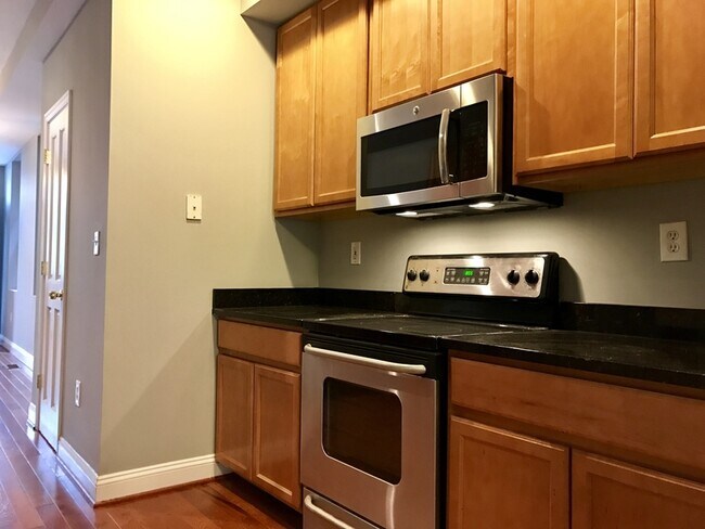 Building Photo - 25 N Montford Ave