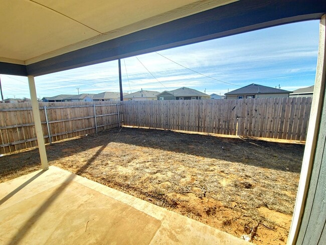 Building Photo - PRE-LEASE SPECIAL: Cozy 3 Bedroom Home