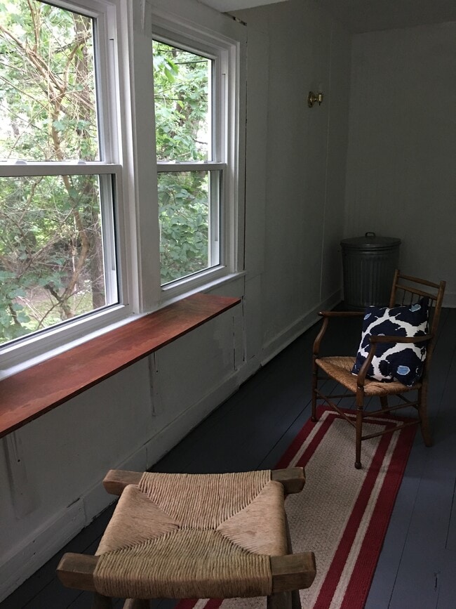 Building Photo - 1211 23rd Ave NE