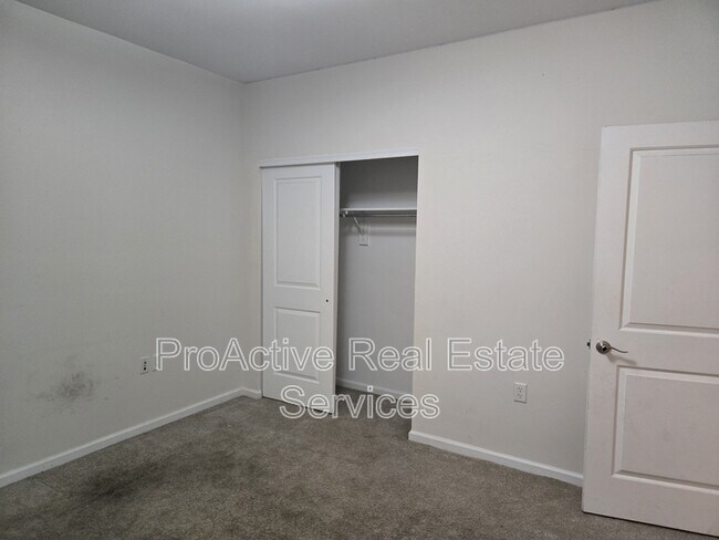 Building Photo - 2424 Chancery Ln