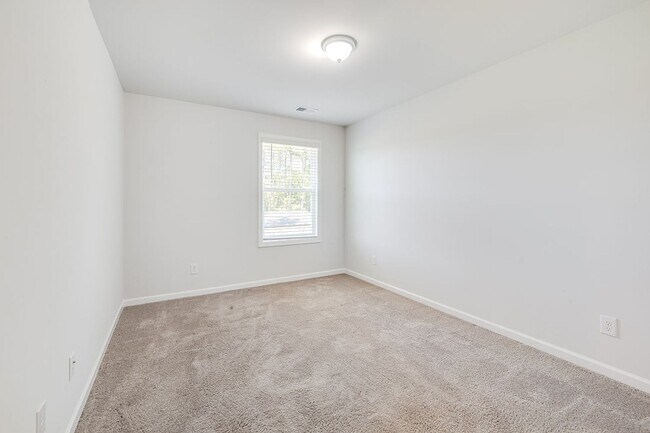 Building Photo - 124 Jennie Dr