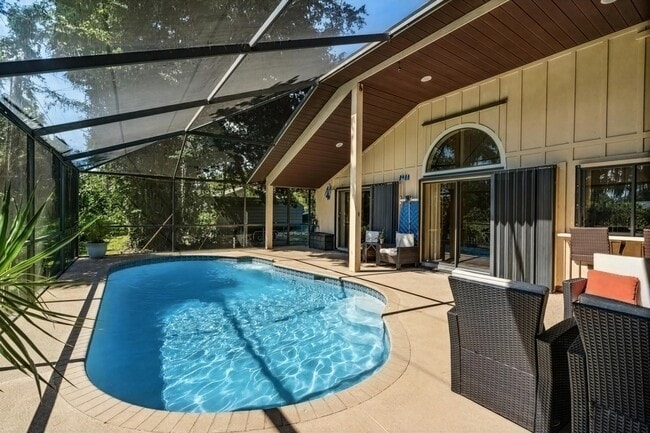 Building Photo - 522 SW Timber Trail