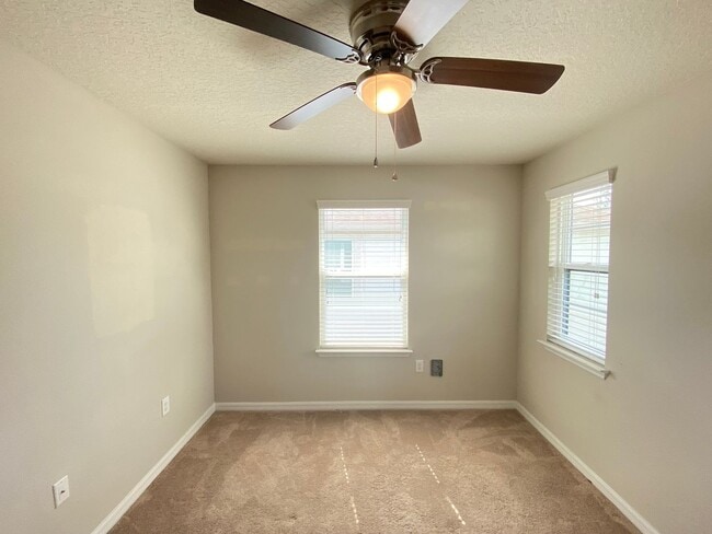 Building Photo - 3Bdrm 2.5 Bath 2-Car garage ---- Tapestry ...