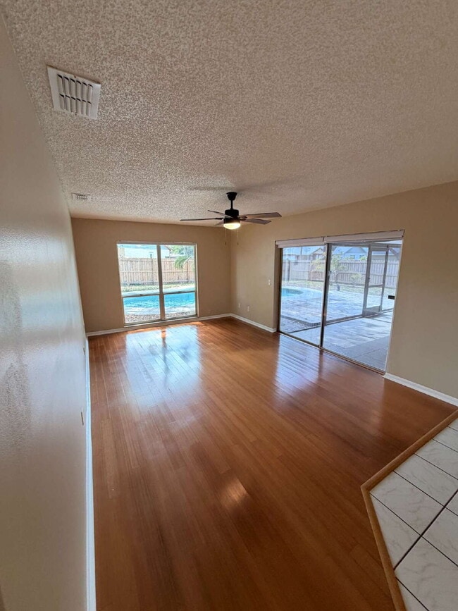 Building Photo - PRIVATE POOL HOME | 3 BED / 2 BATH | FENCED YARD | GARAGE | PET FRIENDLY