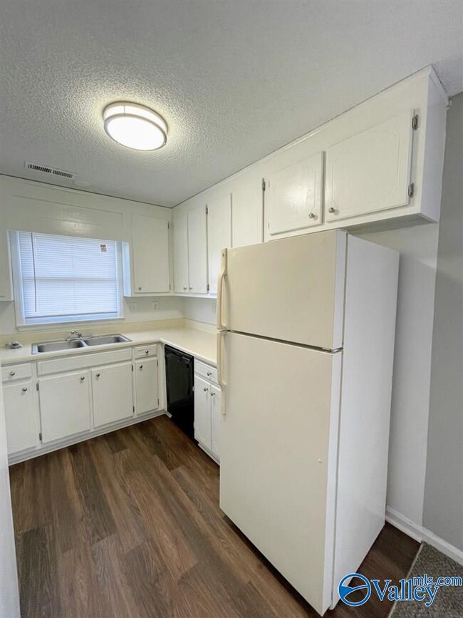 Building Photo - 4417 Torrance Dr NW