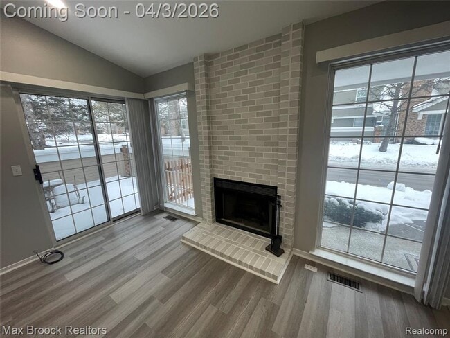 Building Photo - 6600 Bellows Ct