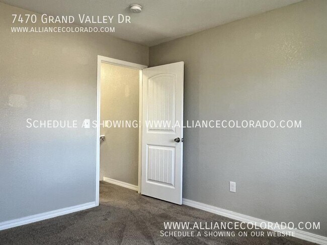 Building Photo - 7470 Grand Valley Dr