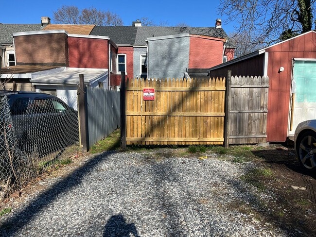 Building Photo - 3 Bedroom 1 Bath Home in Lancaster City - ...