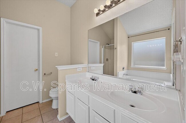 Building Photo - 844 Canyon Cove Dr