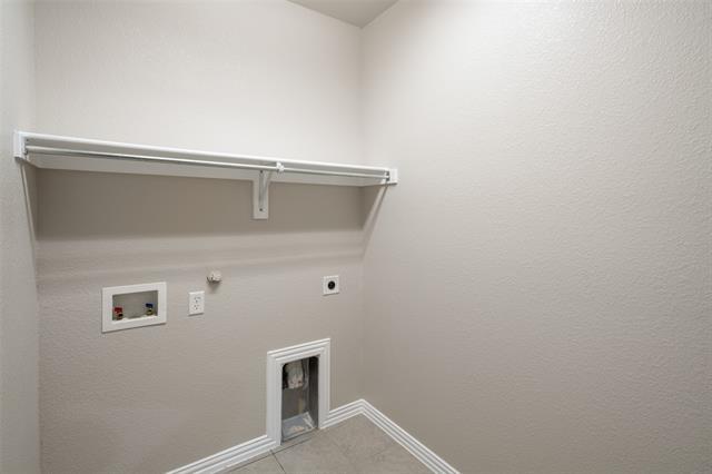 Building Photo - 4245-B Swan Forest Dr