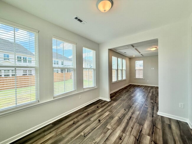 Building Photo - 150 Cherry Blossom Ct