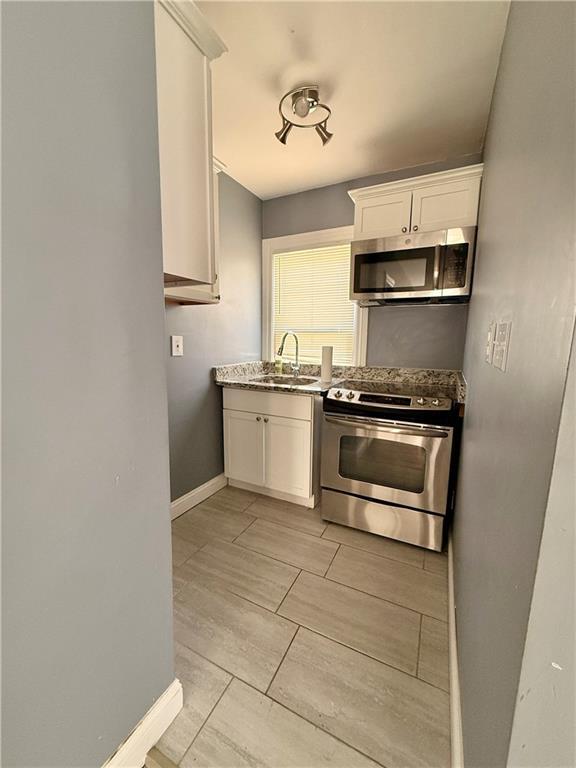 Building Photo - 415 Weeden St