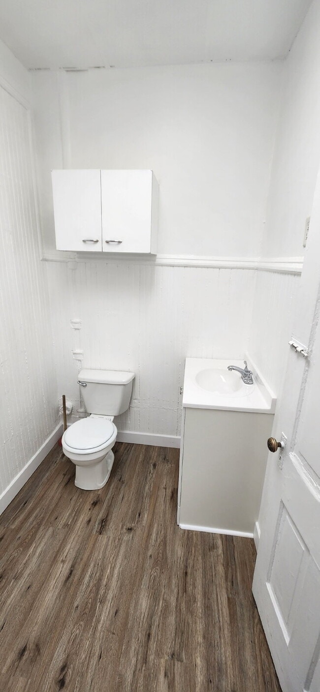 Building Photo - 119 E 3rd St