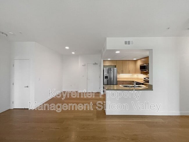 Building Photo - 88 Bush St