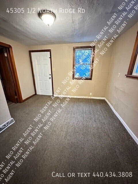 Building Photo - 45305 1/2 North Ridge Rd-