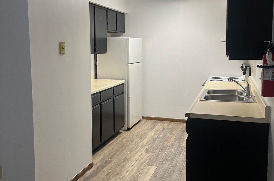 Building Photo - 3230 E John Hinkle Pl